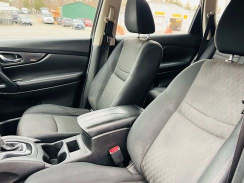 Used 2017 Nissan Rogue S image 29