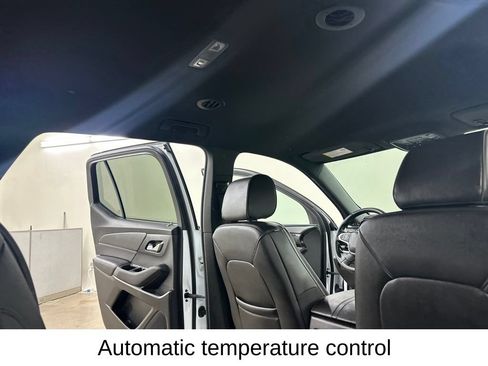 Used 2023 Chevrolet Traverse RS AWD/4WD image 25