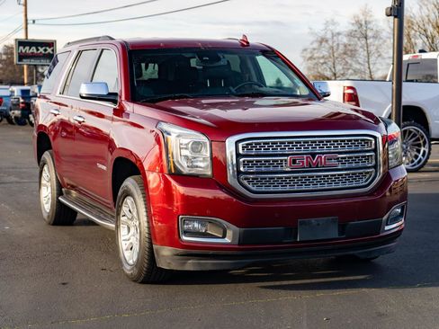 Used 2017 GMC Yukon SLT image 2