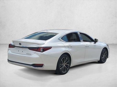 Used 2025 Lexus ES 300h w/ Premium Package FWD image 5
