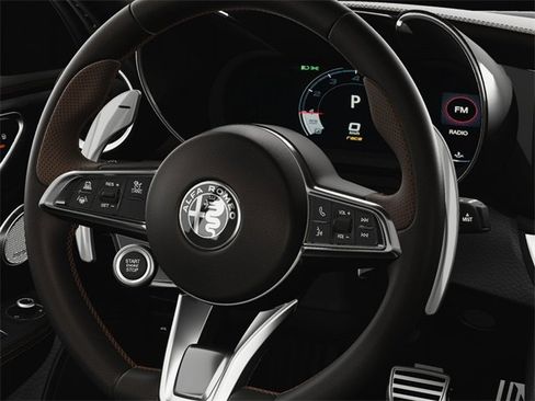 New 2025 Alfa Romeo Giulia w/ Driving Assist Package image 22