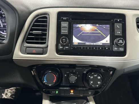 Used 2017 Honda HR-V LX image 29