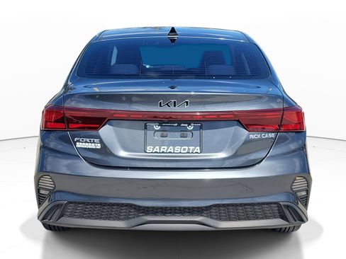 Used 2022 Kia Forte LXS w/ LXS Technology Package image 5