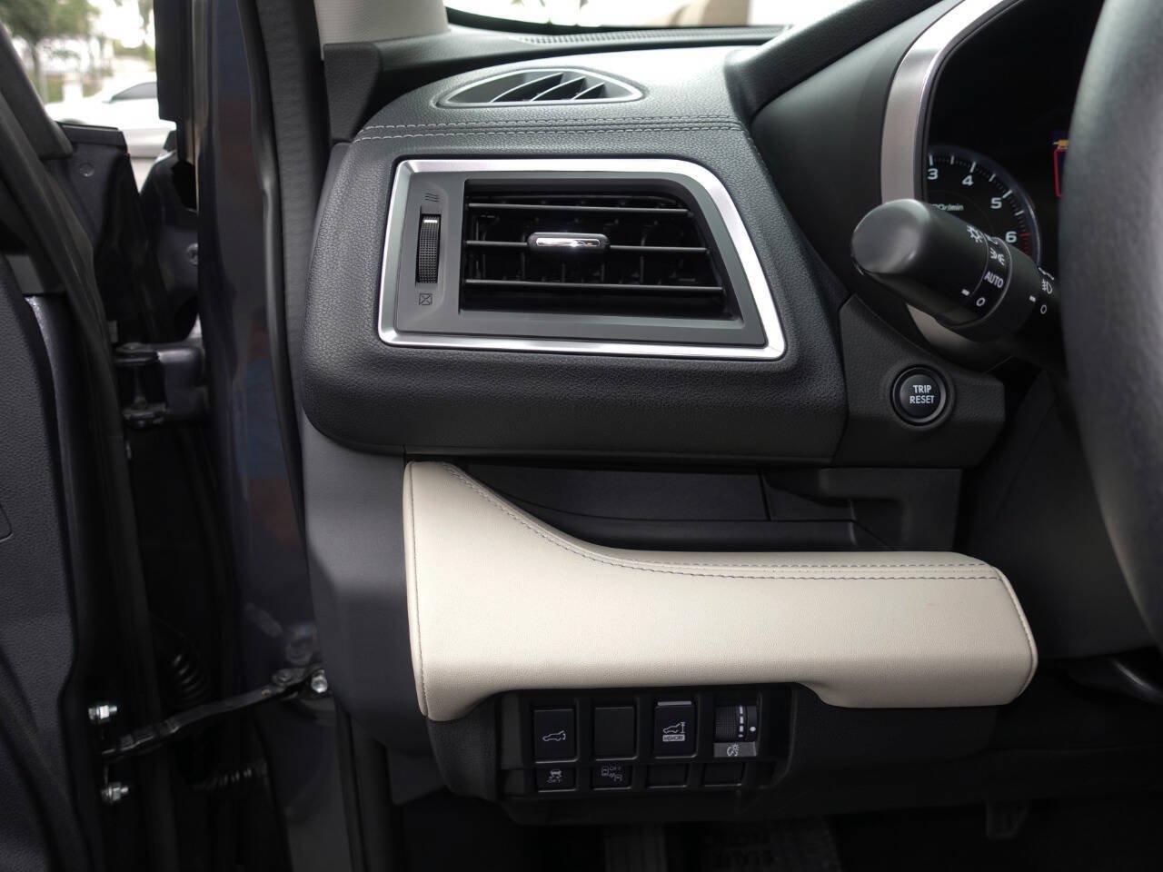 Used 2019 Subaru Ascent Limited w/ Popular Package #2 AWD/4WD image 29