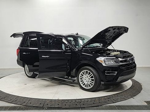 Used 2024 Ford Expedition Limited RWD image 9