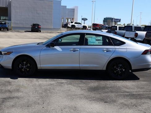 New 2025 Honda Accord SE image 5