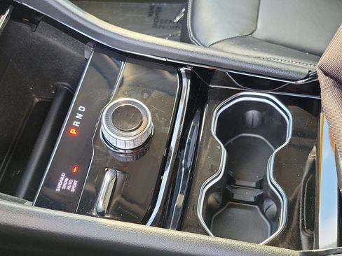 Certified 2022 Jeep Grand Cherokee L Limited AWD/4WD image 9