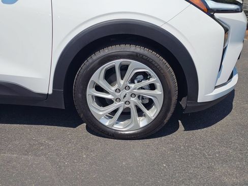 New 2027 Chevrolet Bolt LT w/ Comfort Package FWD image 9