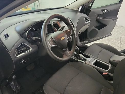 Used 2017 Chevrolet Cruze LT w/ Convenience Package FWD image 14