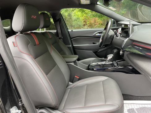Used 2024 Chevrolet Trax RS FWD image 28