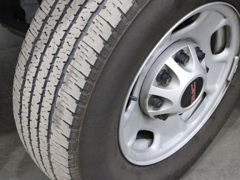 Used 2024 GMC Sierra 2500 Pro RWD image 30