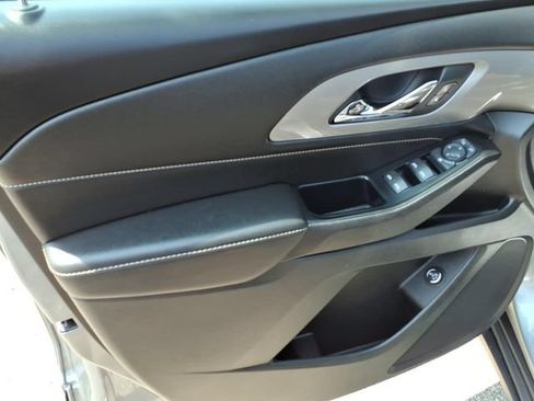 Used 2023 Chevrolet Traverse LT w/ LPO, Floor Liner Package FWD image 12