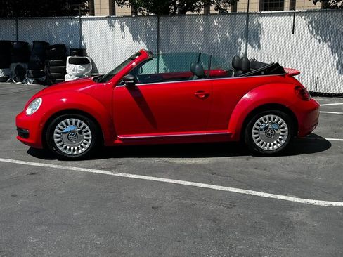 Used 2016 Volkswagen Beetle 1.8T S FWD image 4