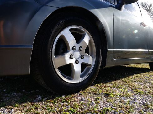 Used 2010 Honda Civic DX-VP image 23