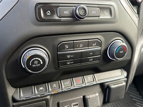 Certified 2022 Chevrolet Silverado 1500 Custom image 26