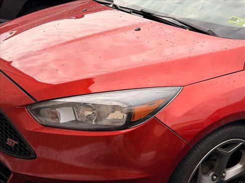 Used 2018 Ford Focus ST image 23