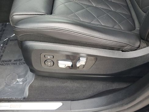 Used 2024 BMW X7 xDrive40i image 25