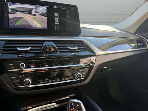 Used 2022 BMW 530e xDrive image 52