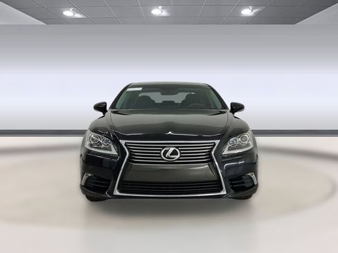 Used 2014 Lexus LS 460 w/ Comfort Package image 6