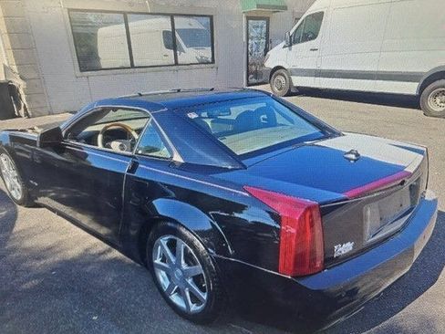Used 2004 Cadillac XLR RWD image 9