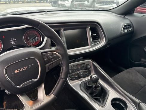 Used 2016 Dodge Challenger SRT Hellcat RWD image 9