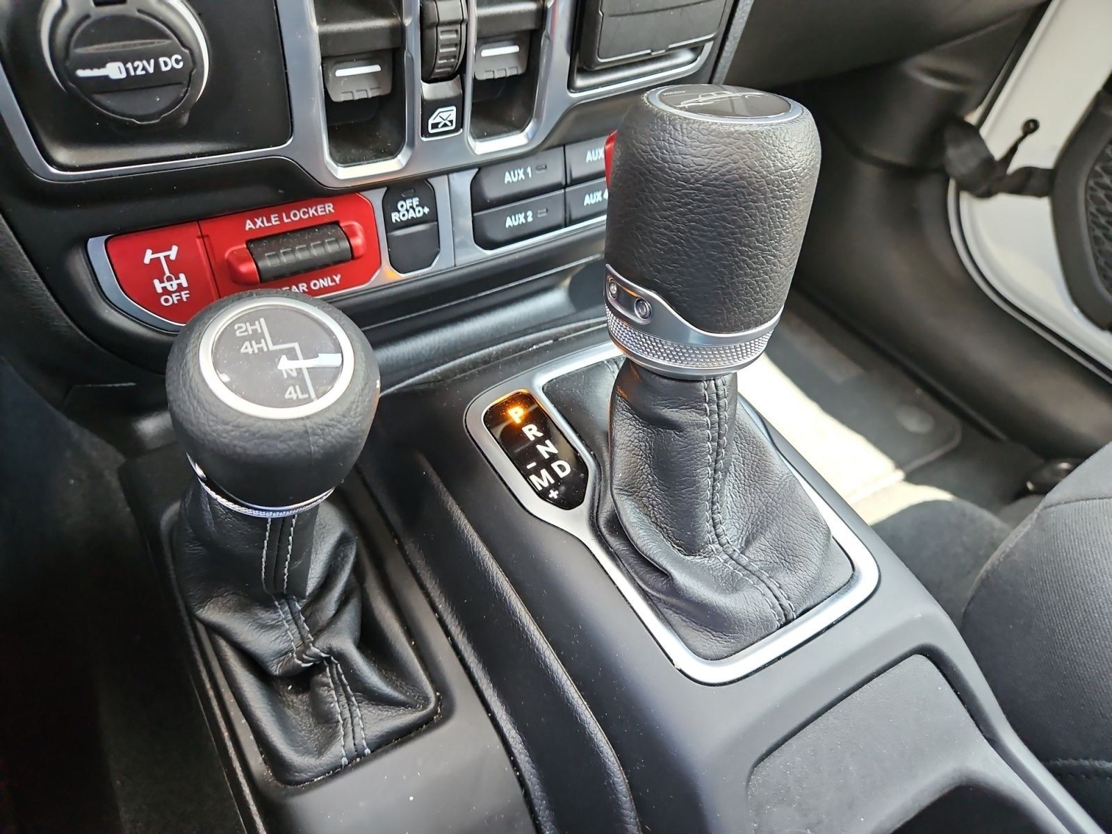 Used 2026 Jeep Gladiator Mojave AWD/4WD image 27