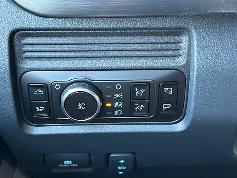 New 2026 Ford F250 Lariat w/ Black Appearance Package image 22