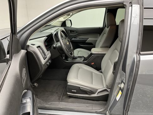 Used 2021 Chevrolet Colorado W/T w/ WT Convenience Package AWD/4WD image 3