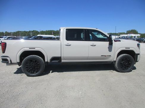 New 2026 GMC Sierra 2500 AT4 w/ AT4 Premium Plus Package AWD/4WD image 3