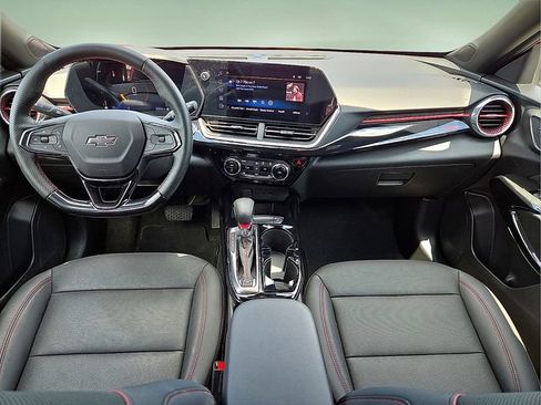 Used 2026 Chevrolet Trax RS FWD image 13