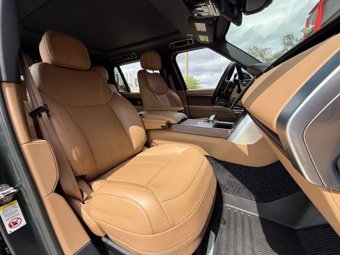 Used 2025 Land Rover Range Rover Long Wheelbase SE image 17
