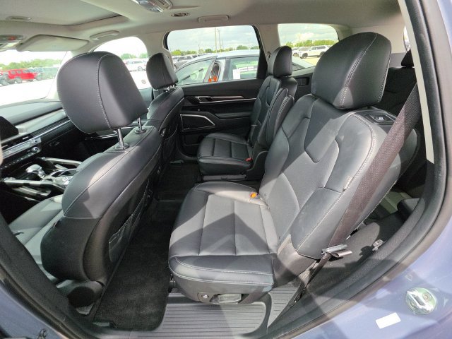 Used 2025 Kia Telluride S FWD image 14