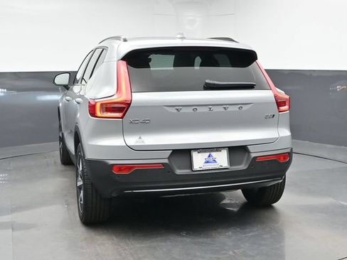 Used 2026 Volvo XC40 B5 Plus AWD/4WD image 7