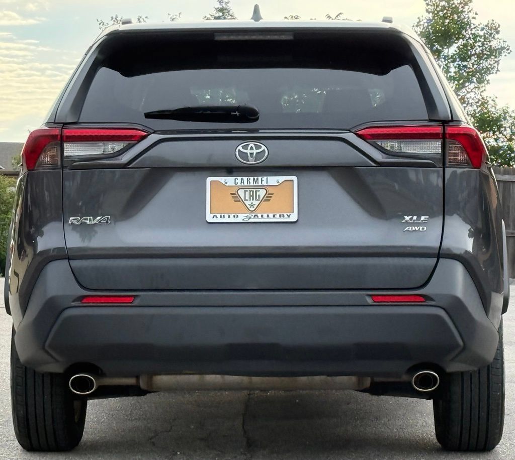 Used 2019 Toyota RAV4 XLE w/ Convenience Package AWD/4WD image 4