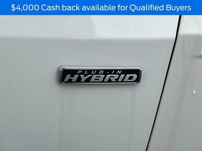 New 2026 Ford Escape SE w/ Class II Trailer Tow Package