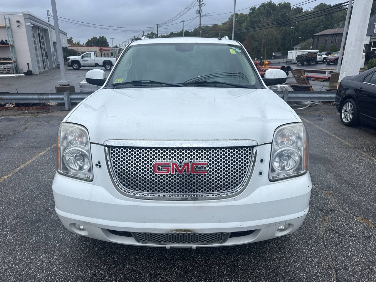 Used 2008 GMC Yukon XL Denali AWD/4WD image 2