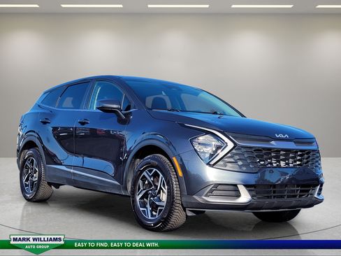 Used 2023 Kia Sportage LX AWD/4WD image 1