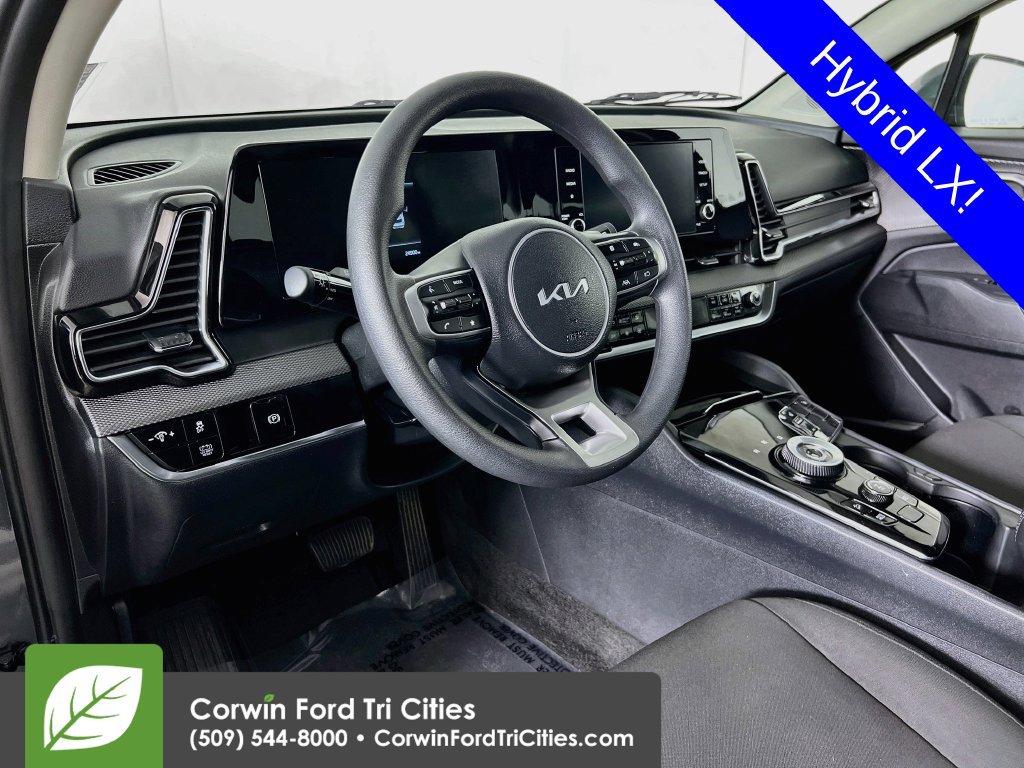 Used 2024 Kia Sportage LX AWD/4WD image 2