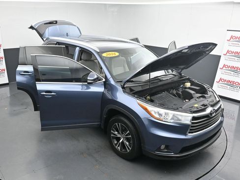 Used 2016 Toyota Highlander XLE image 46