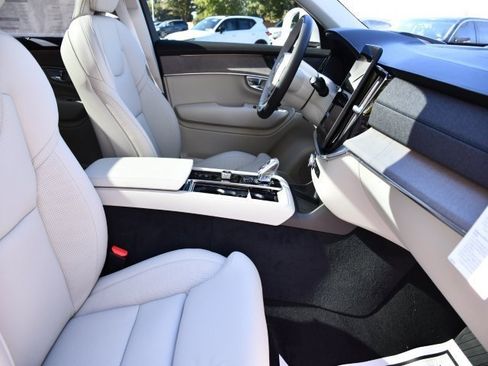 New 2026 Volvo XC90 B6 Ultra image 33