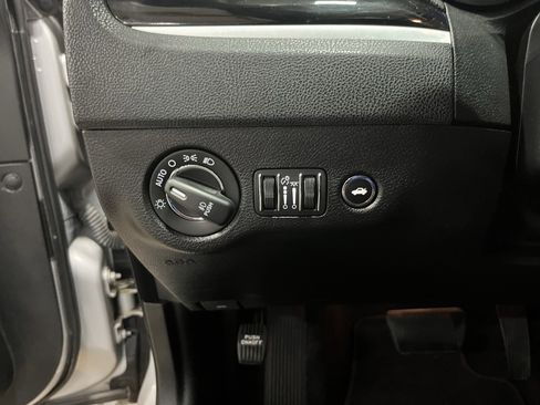 Used 2021 Chrysler 300 S image 23