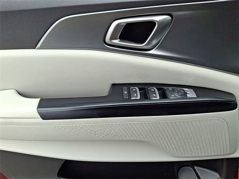 Used 2024 Kia Carnival LX image 13