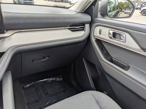 Used 2025 Ford Explorer Active image 18