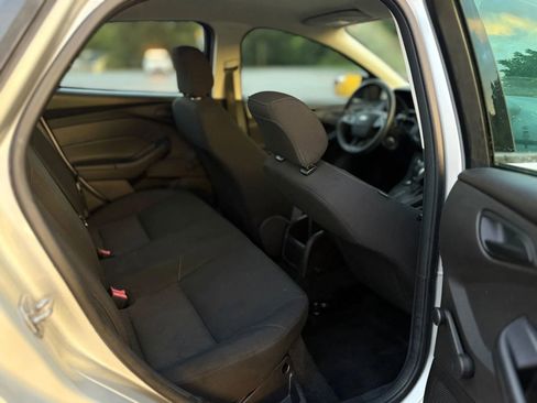 Used 2015 Ford Focus S image 19