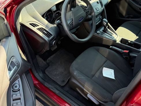 Used 2017 Ford Focus SE FWD image 6