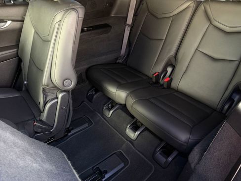 Used 2020 Cadillac XT6 Premium Luxury image 32