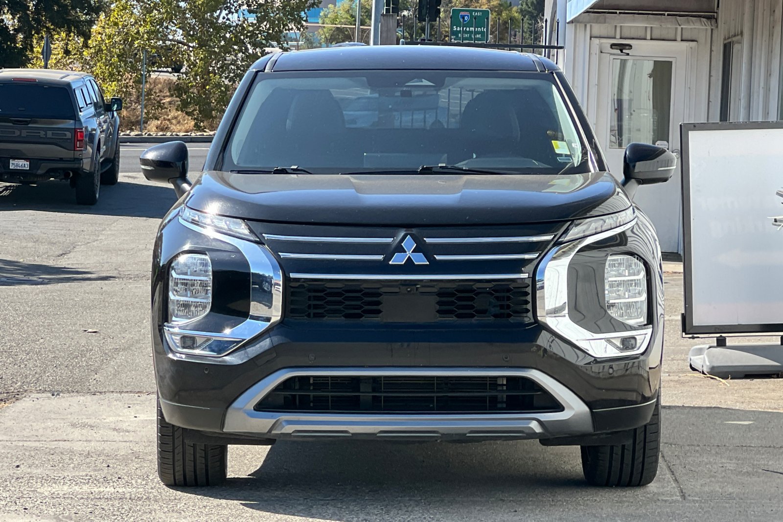 Used 2025 Mitsubishi Outlander SE FWD image 9