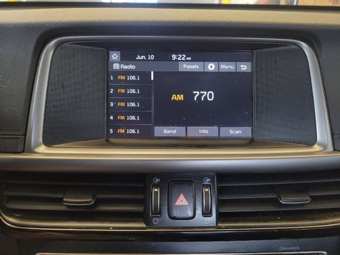 Used 2018 Kia Optima LX w/ 17" Alloy Wheels Package FWD image 25