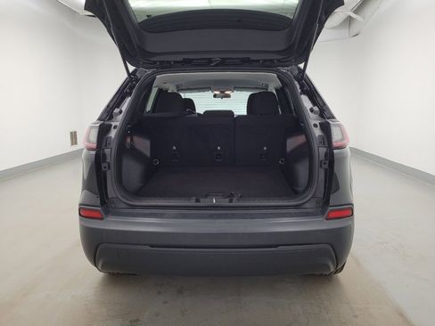 Used 2019 Jeep Cherokee Latitude w/ Cold Weather Group image 29