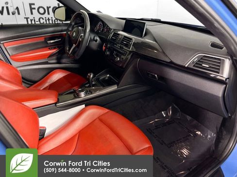 Used 2016 BMW M3 RWD image 29